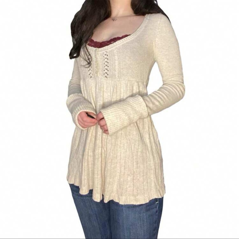 White knit long sleeve top